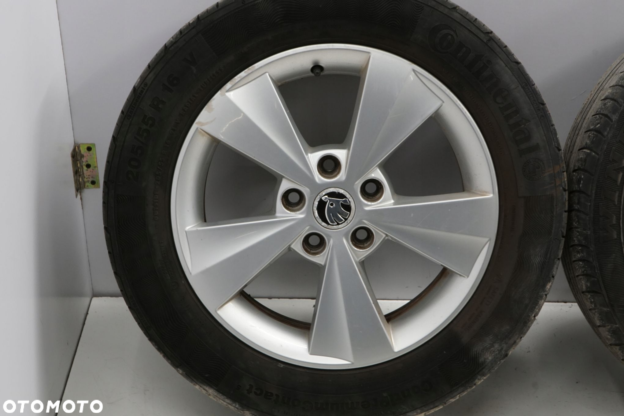 SKODA OCTAVIA III 16R FELGI ALUMINIOWE 16" 5X112 ET46 5E0601025C - 2