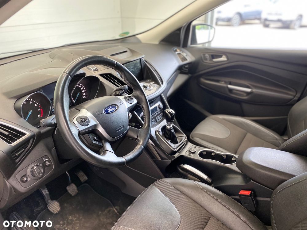 Ford Kuga 1.5 EcoBoost 2x4 Titanium - 12