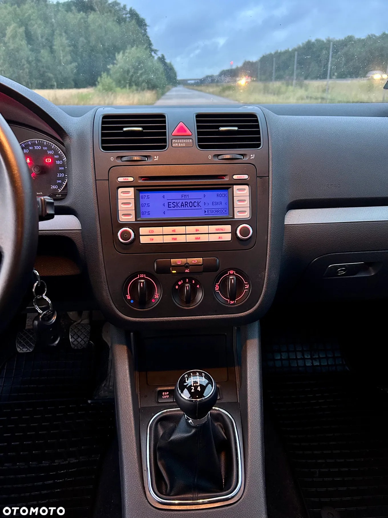 Volkswagen Golf V 1.9 TDI Comfortline - 10