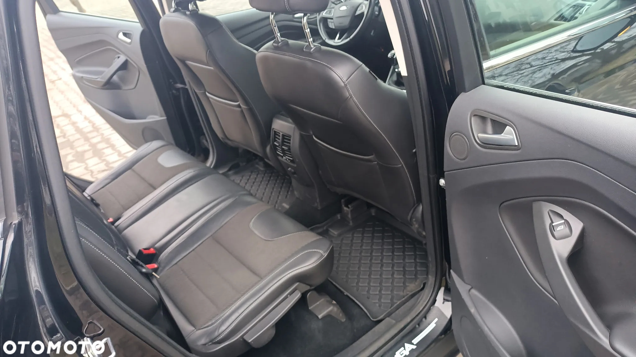Ford Kuga 2.0 TDCi FWD Titanium - 10