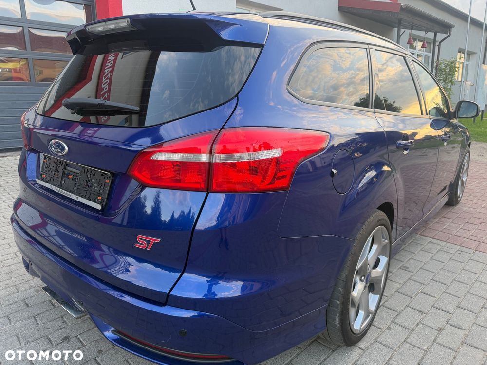Ford Focus ST - 12