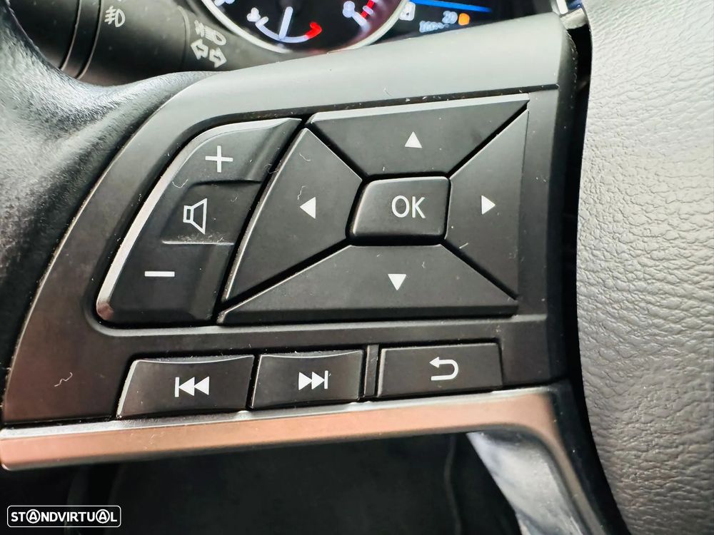 Nissan Qashqai 1.3 DIG-T N-Connecta LED+TT+SKY Xtronic - 16