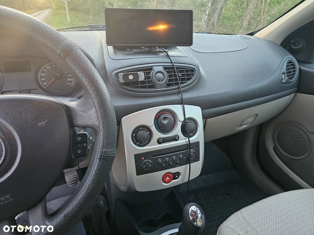Renault Clio - 6