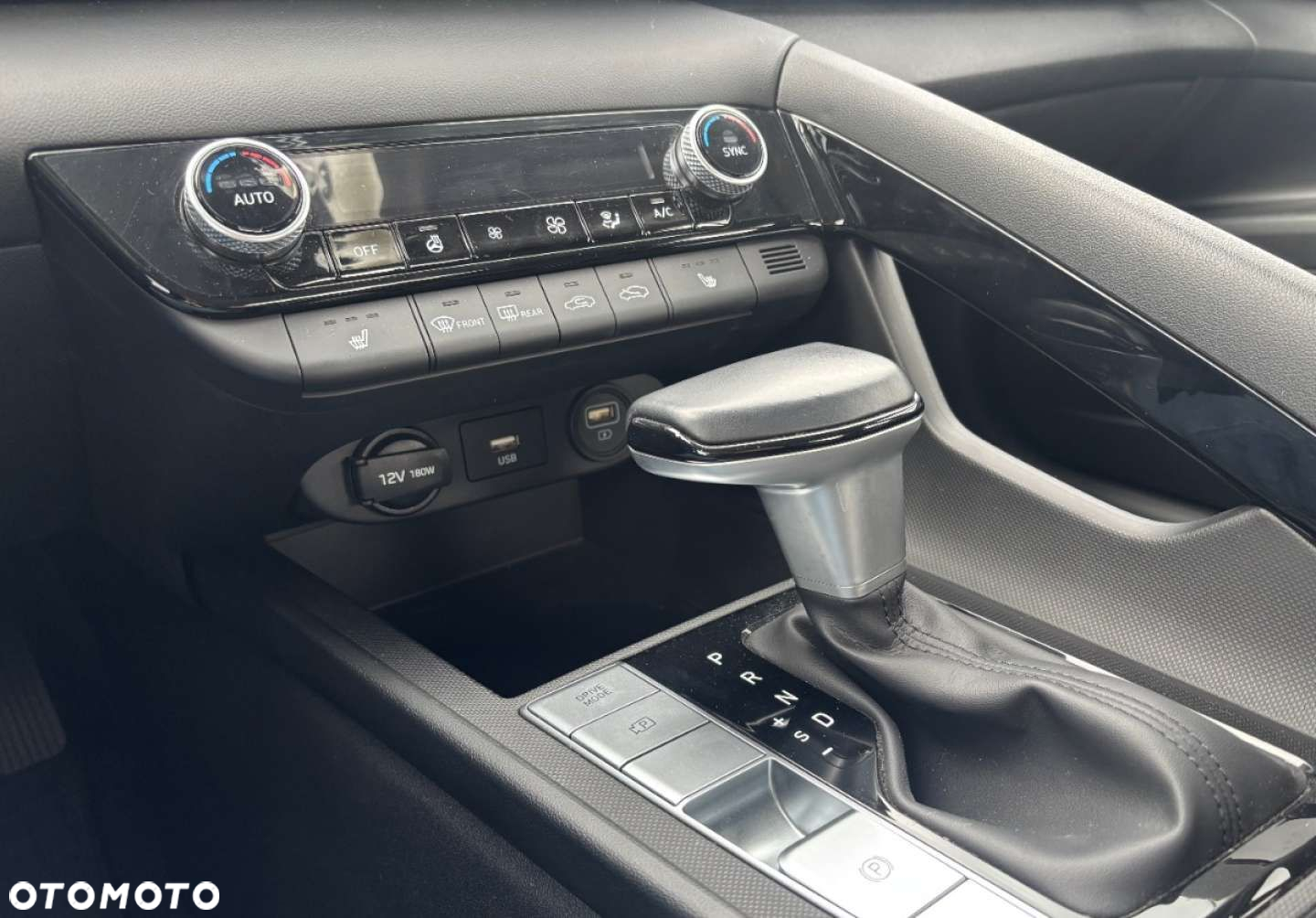Hyundai Elantra - 16