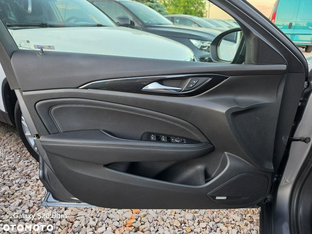 Opel Insignia - 25