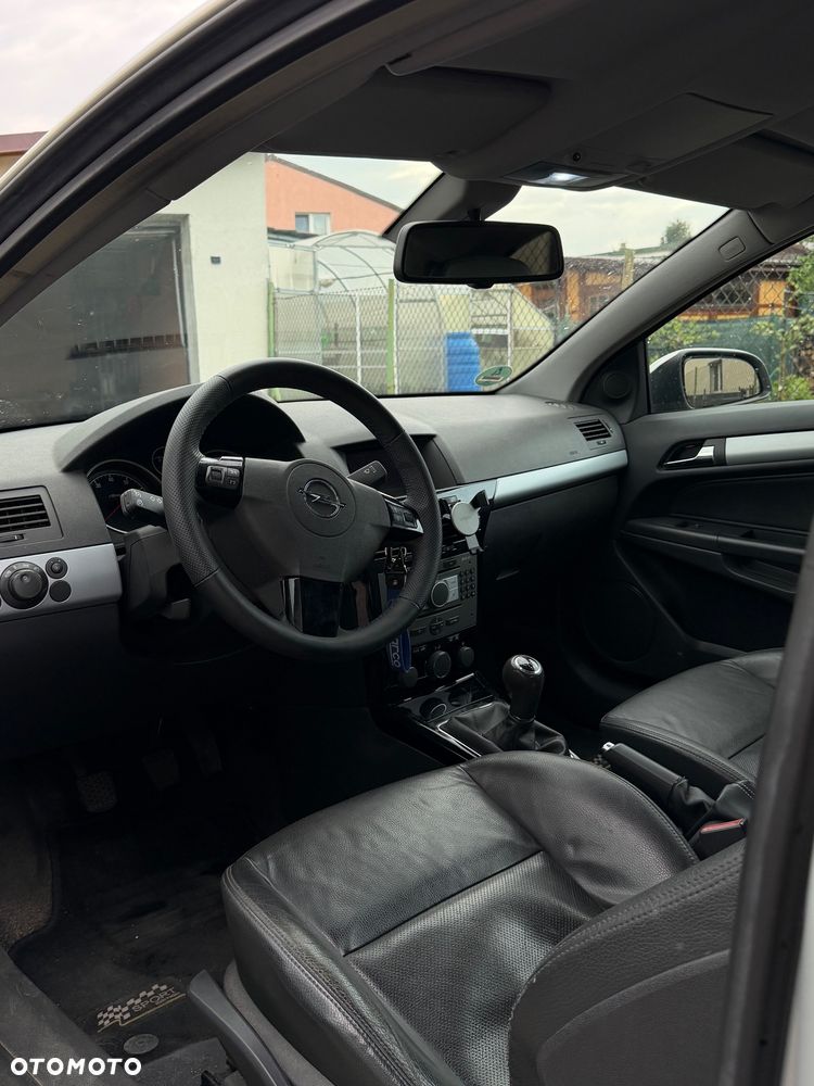 Opel Astra 2.0 Turbo Sport - 11