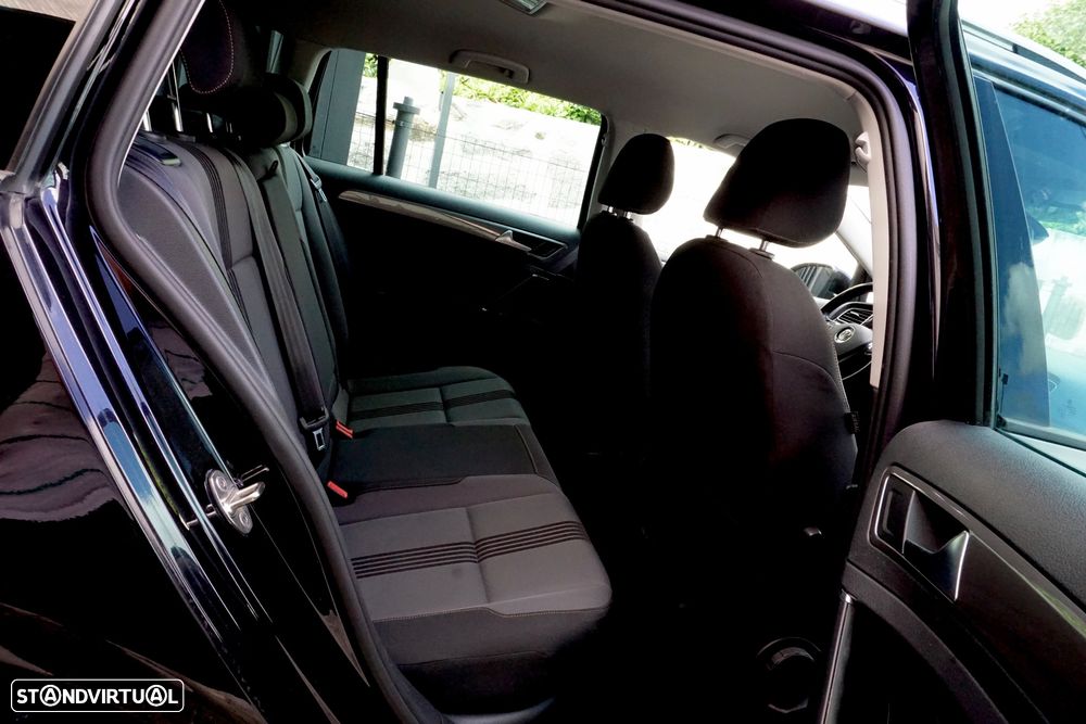 VW Golf 1.6 TDi Highline - 11