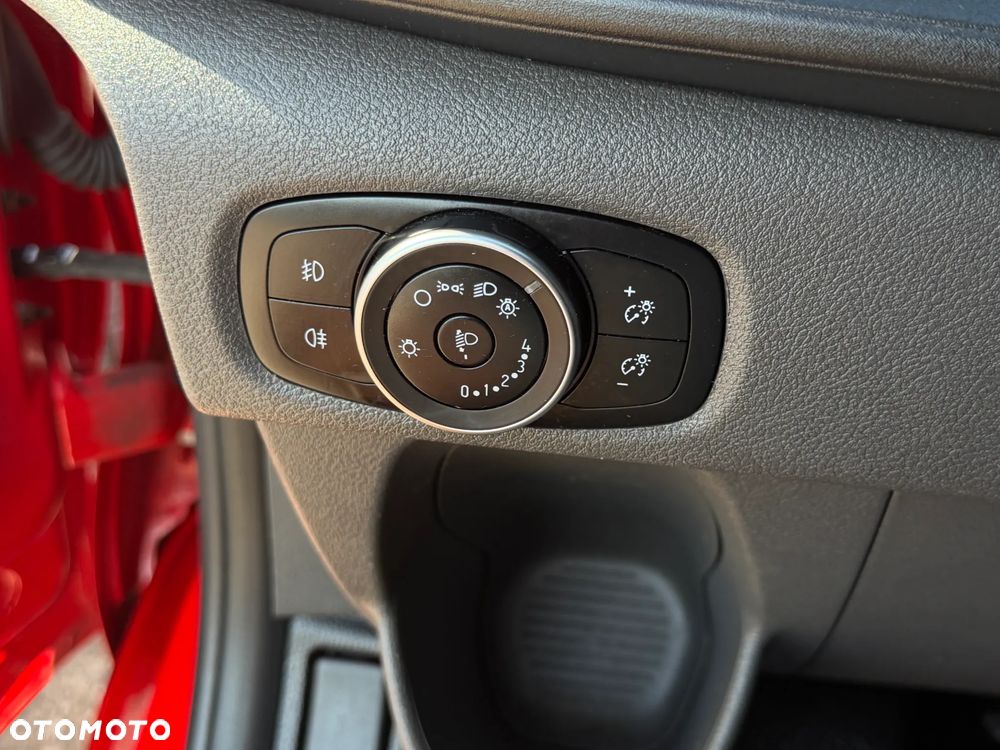 Ford TRANSIT CUSTOM - 28
