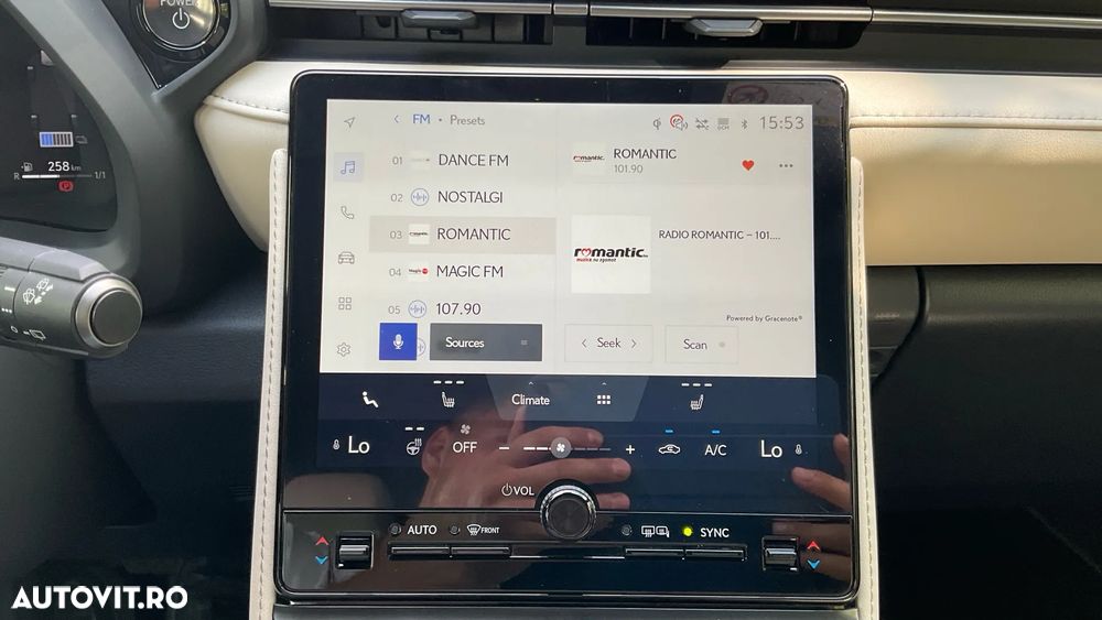 Lexus LBX 1.5 HEV 4x2 CVT Elegant - 35