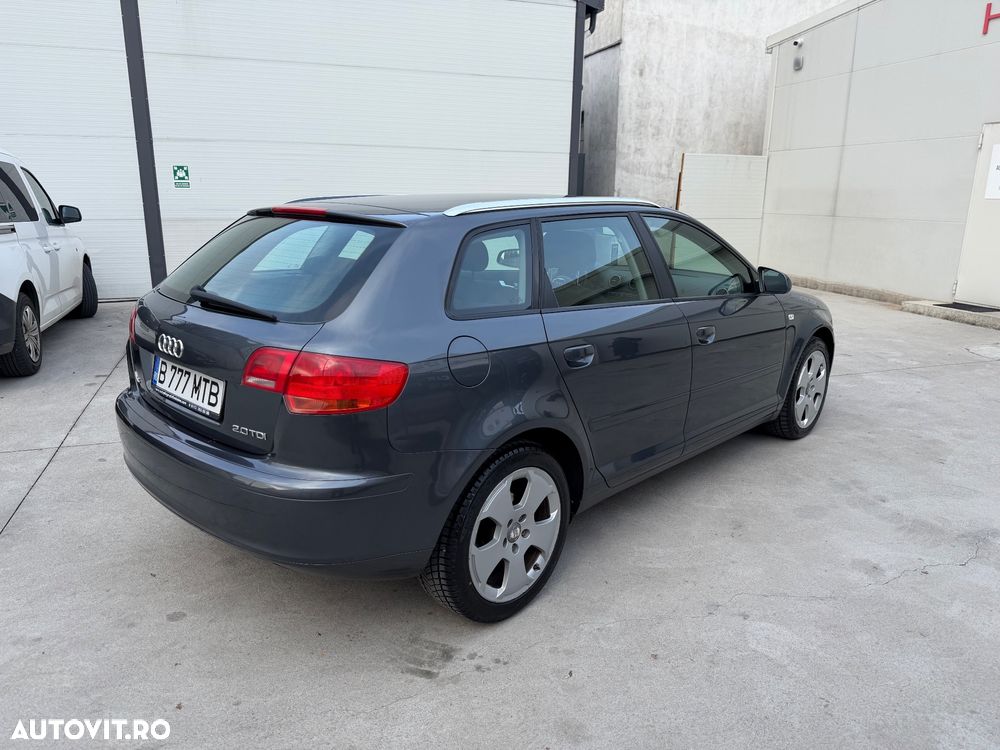 Audi A3 2.0 TDI Sportback DPF (DSG) S tronic Attraction - 4