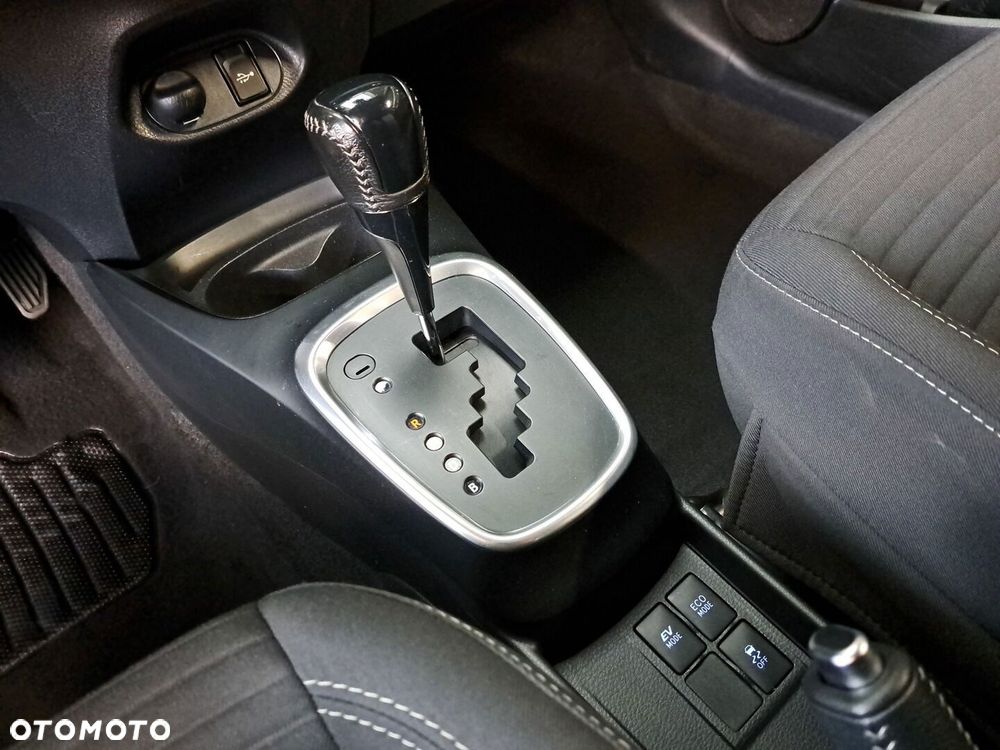 Toyota Yaris Hybrid 100 Premium EU6 - 30
