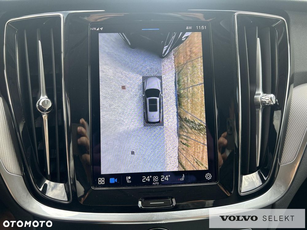 Volvo V60 Cross Country - 25