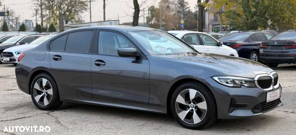 BMW Seria 3 320i AT - 11