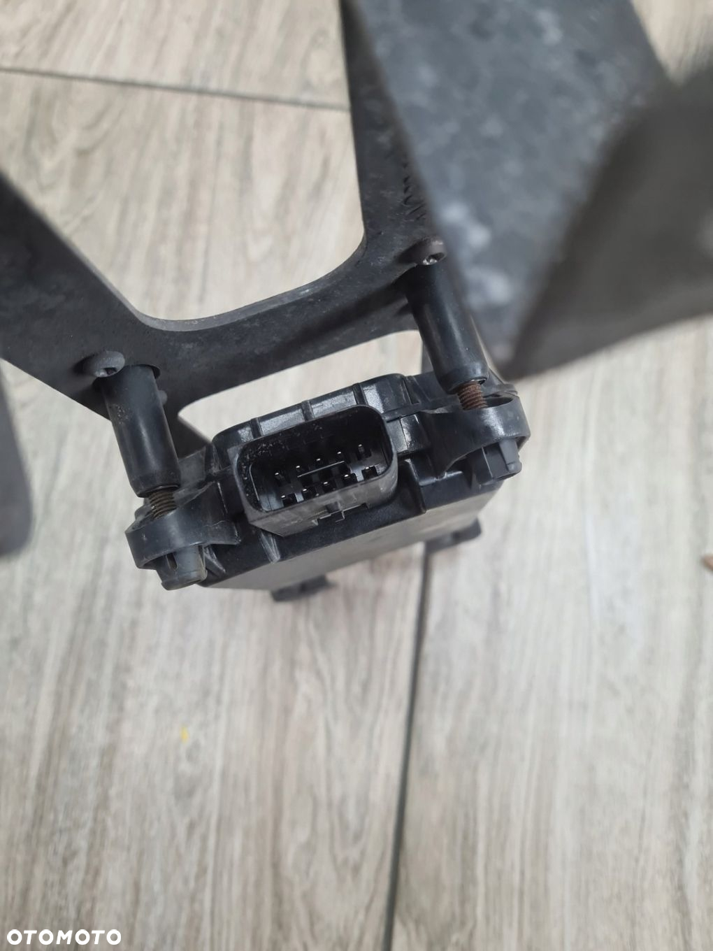 RADAR DISTRONIK CZUJNIK SENSOR MOCOWANIE FORD F-MAX 500 TRUCKS EURO 6 - 2
