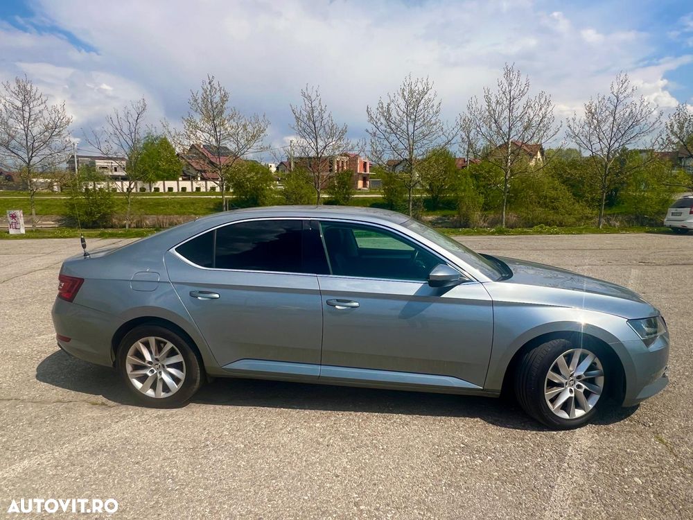 Skoda Superb 2.0 TDI DSG Style - 5