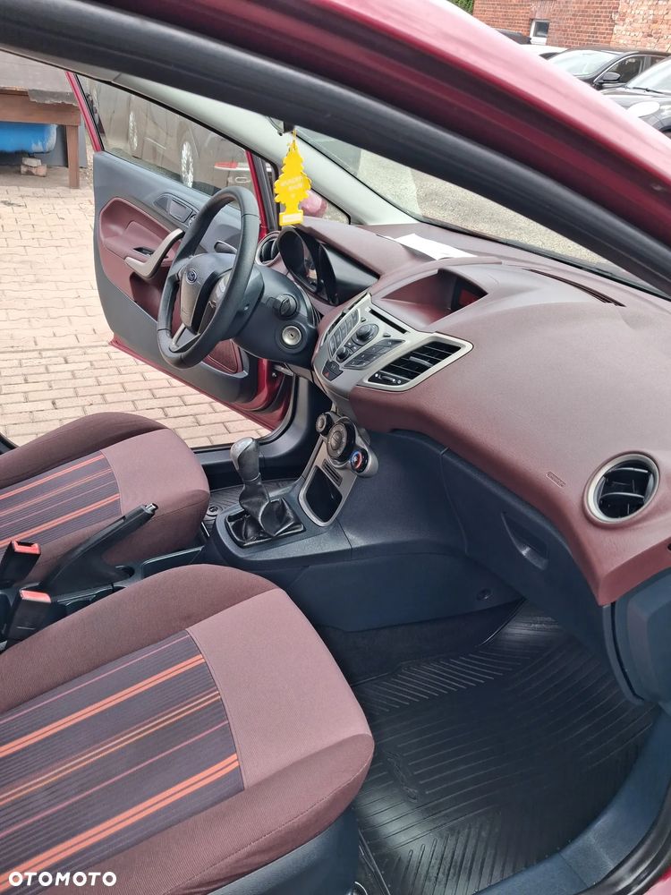 Ford Fiesta - 16