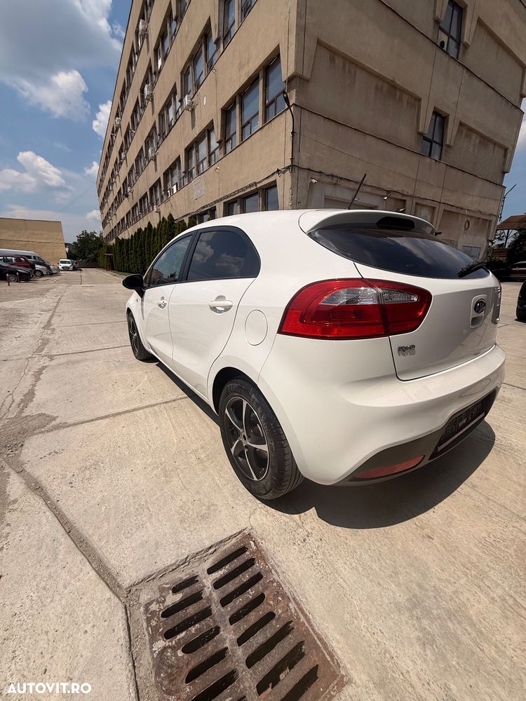 KIA Rio 2012 — imagine 3