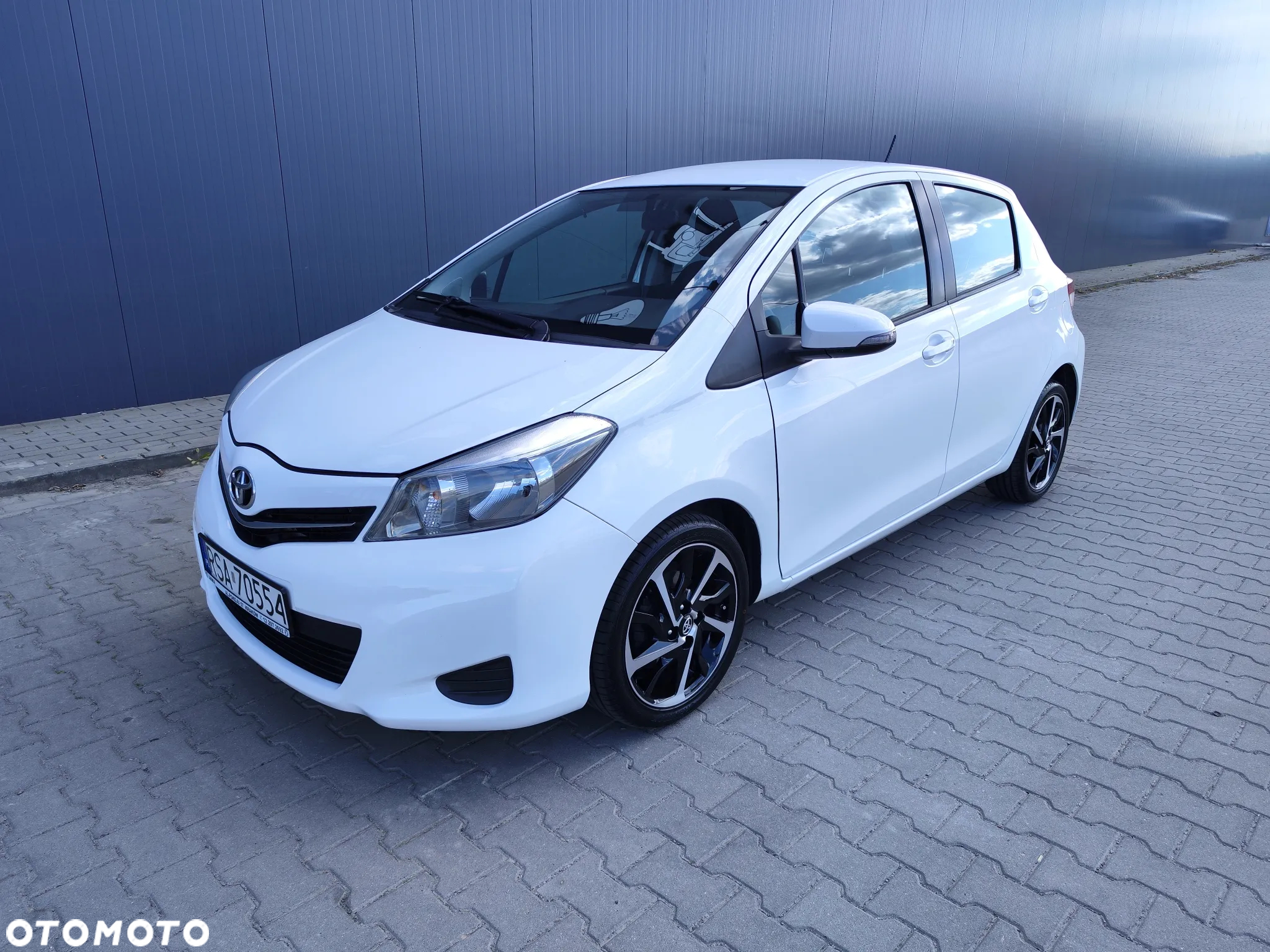 Toyota Yaris - 10