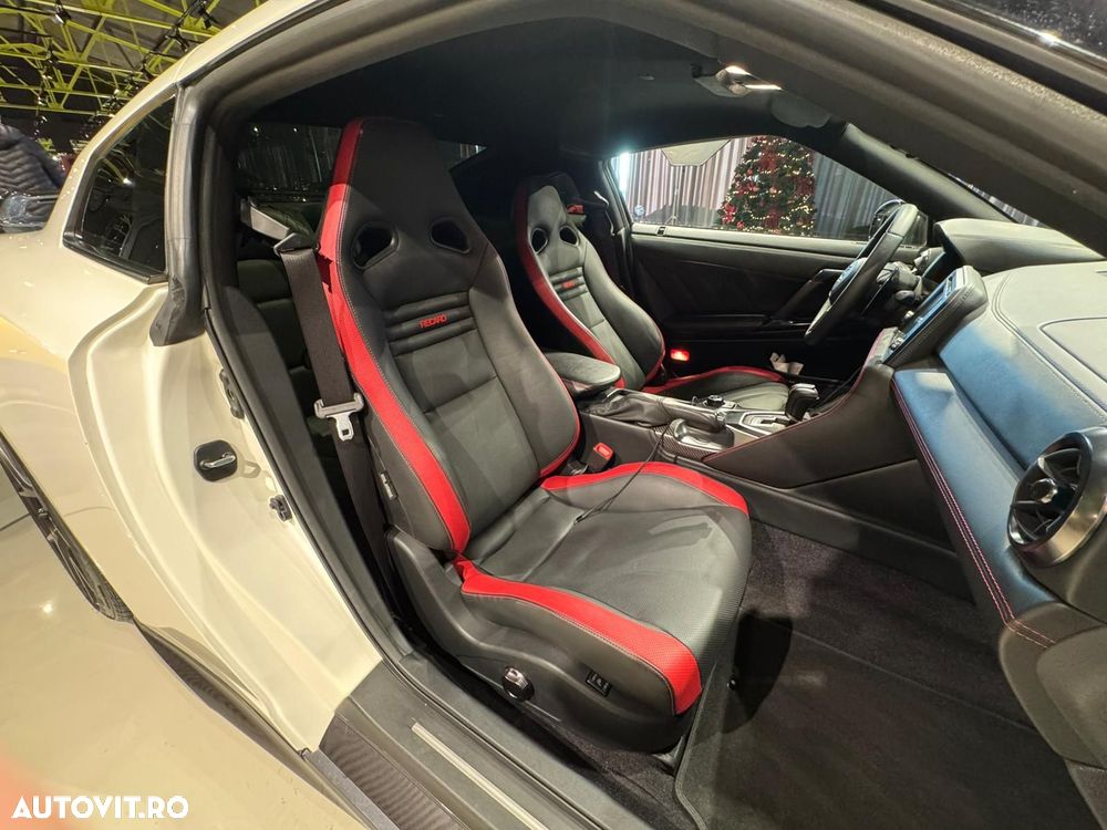 Nissan GT-R - 21
