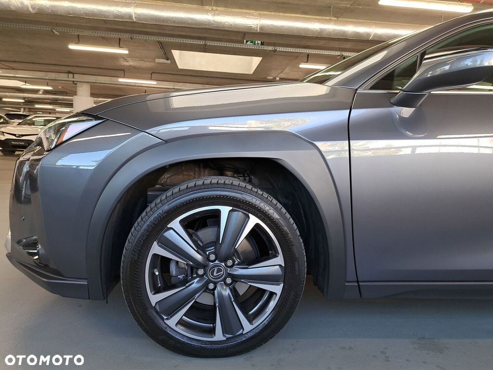 Lexus UX - 40