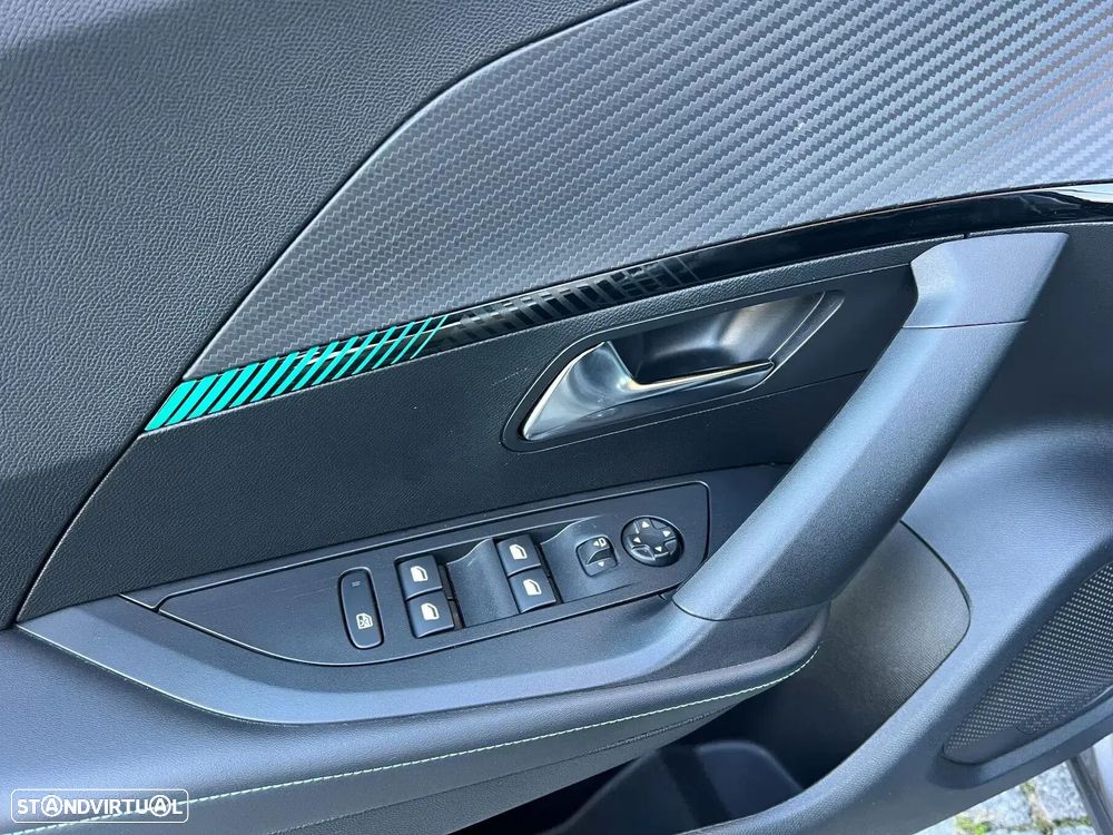 Peugeot 2008 PureTech 130 EAT8 Allure - 18