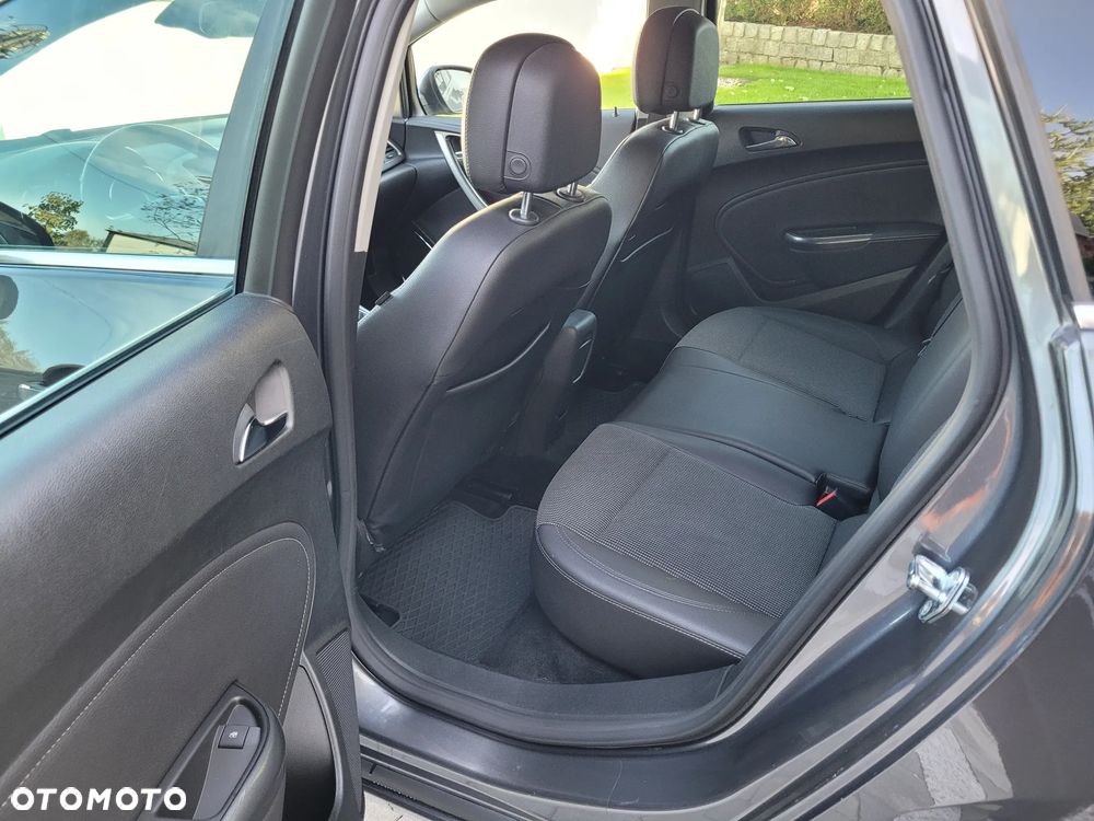 Opel Astra 1.6 Turbo - 19