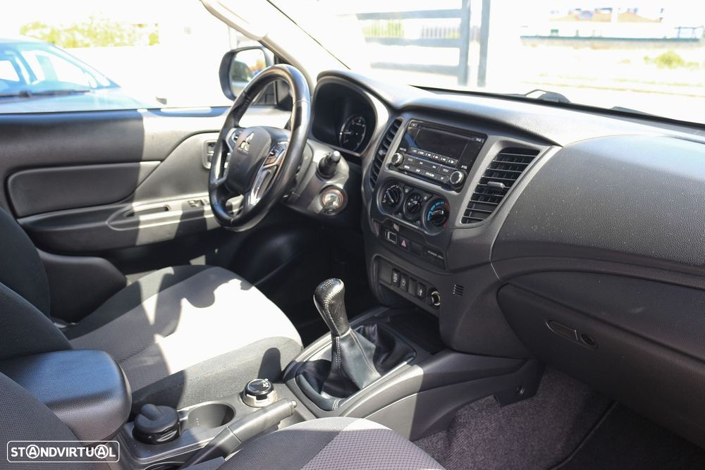 Mitsubishi L200 2.3 DI-D Space Cab Invite Strakar Look 4WD - 42
