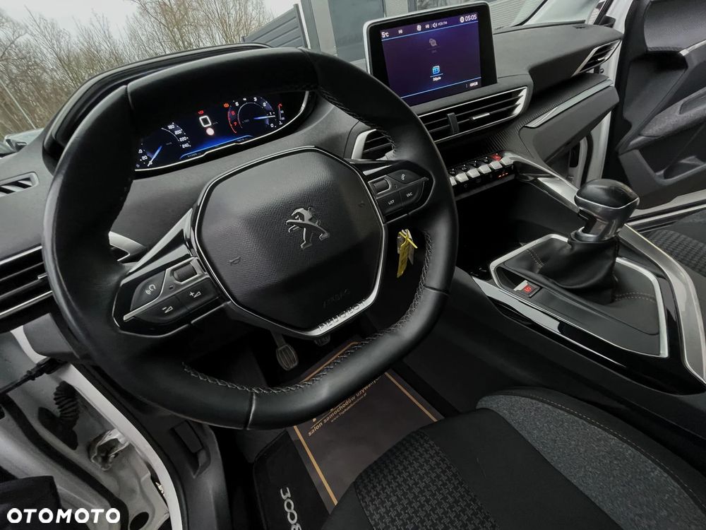 Peugeot 3008 1.2 PureTech GPF Allure S&S - 22