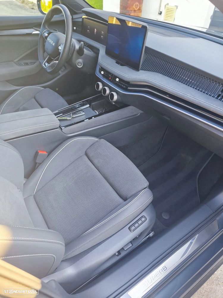 Skoda Superb 1.5 TSI iV Sportline DSG - 18