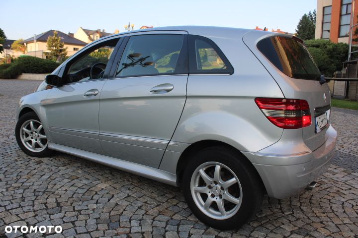 Mercedes-Benz Klasa B 180 CDI Special Edition - 31