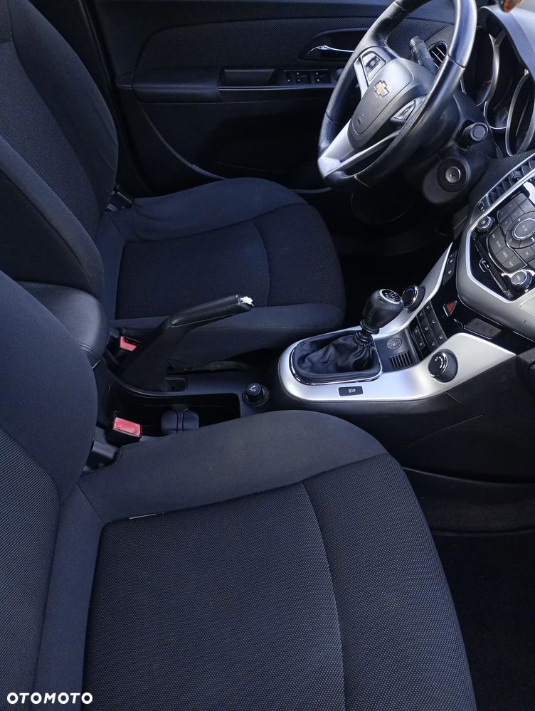 Chevrolet Cruze 1.8 LT - 11