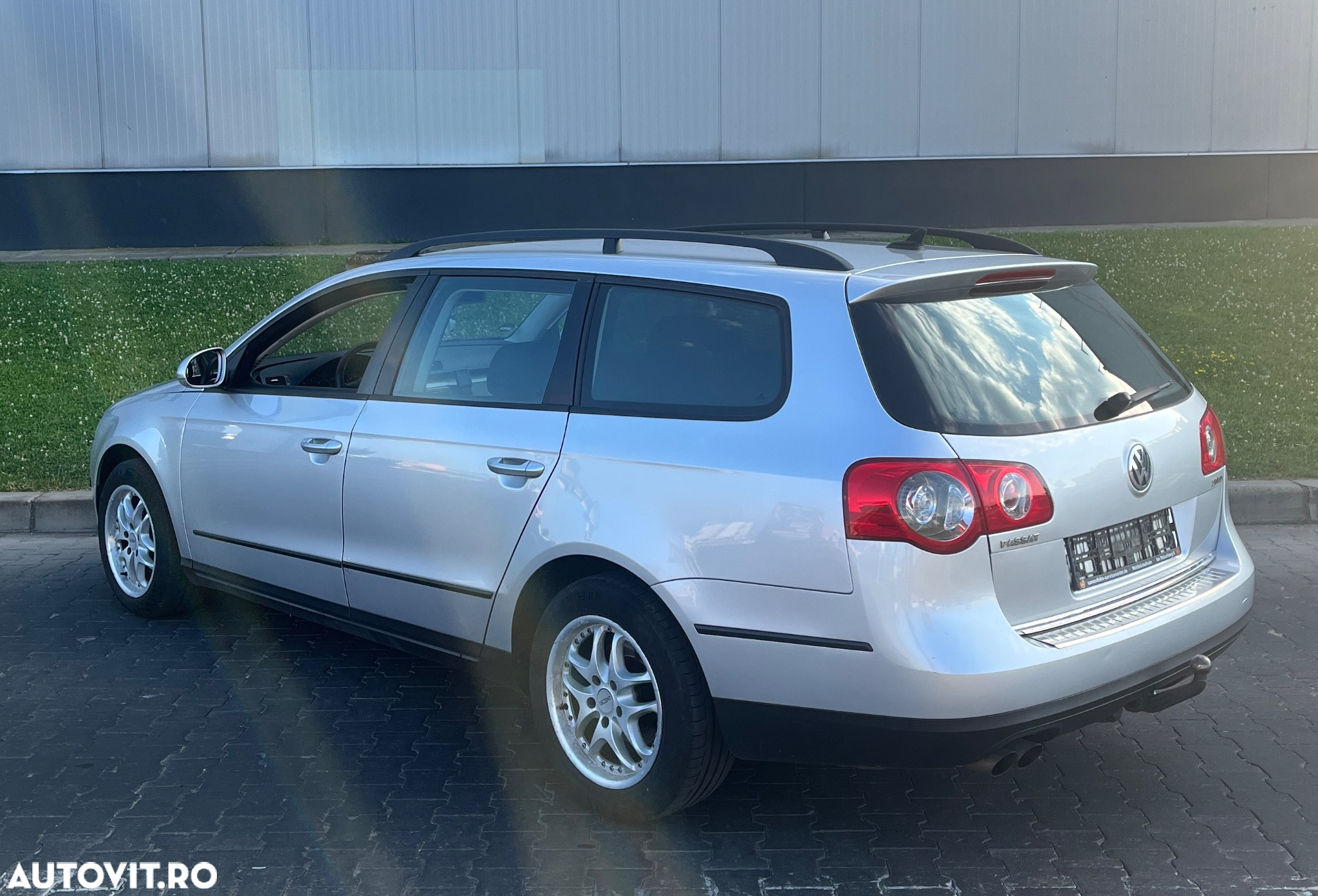 Volkswagen Passat - 4