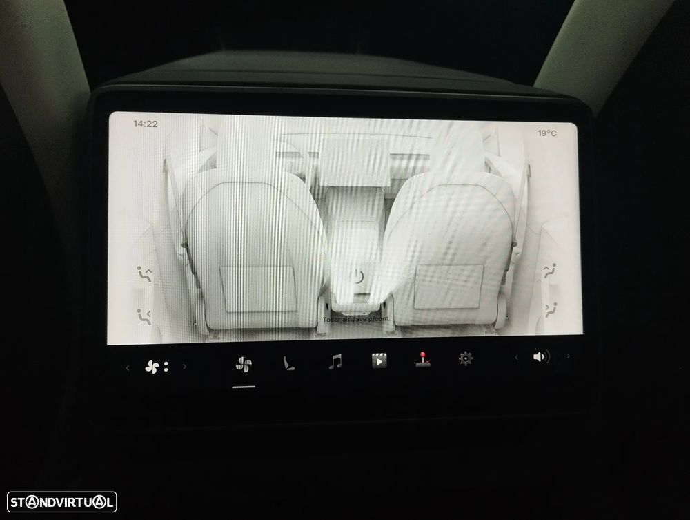 Tesla Model Y - 21