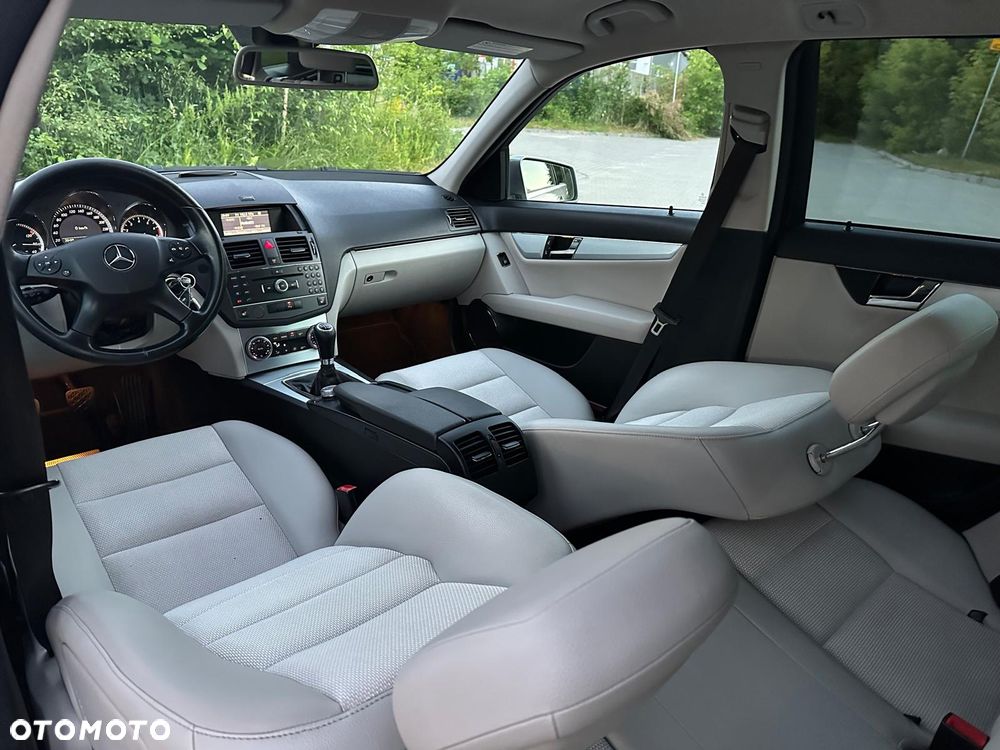Mercedes-Benz Klasa C 180 Kompressor BlueEFFICIENCY Avantgarde - 22