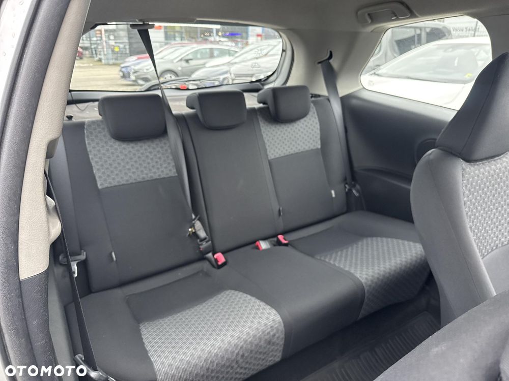 Toyota Yaris 1.0 Active EU6 - 19