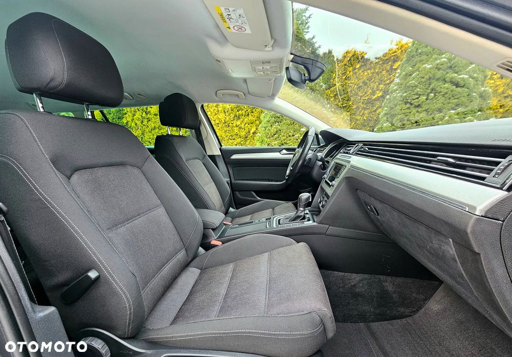 Volkswagen Passat 2.0 TDI DSG (BlueMotion Technology) Comfortline - 9