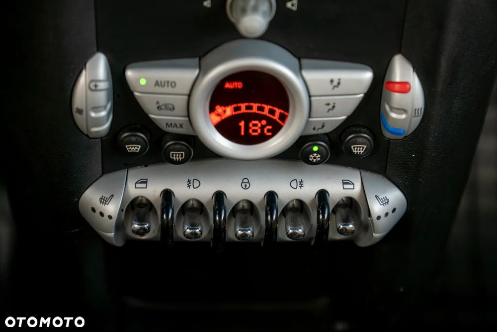 MINI Cooper Standard - 13