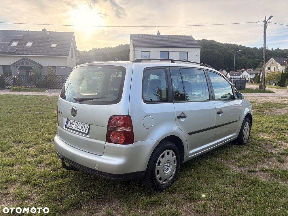 Volkswagen Touran - 2