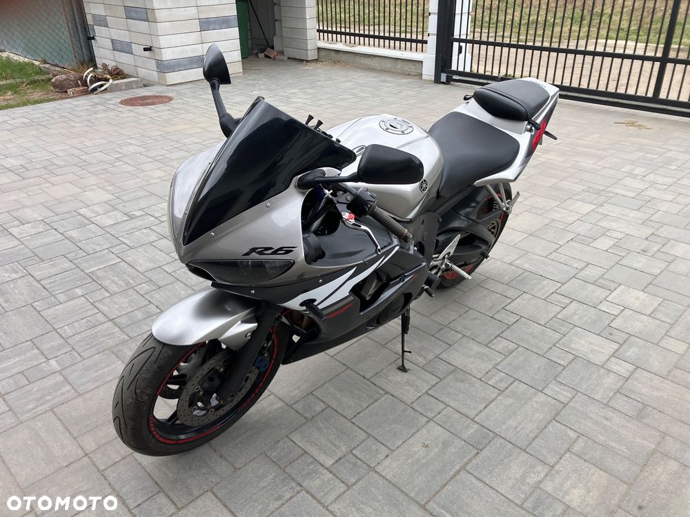 Yamaha R6 - 6