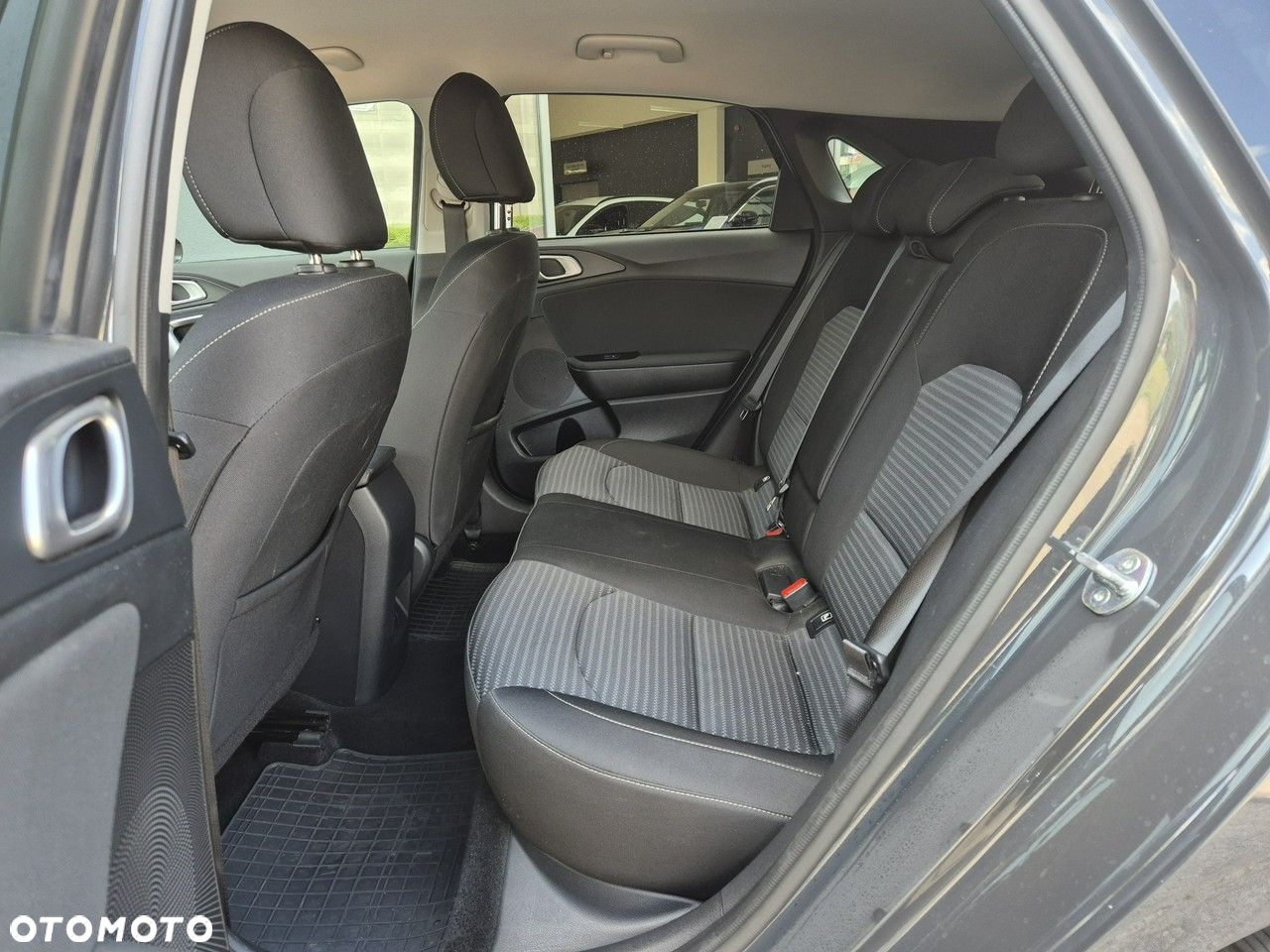 Kia Ceed - 14