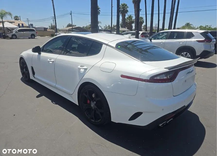 Kia Stinger - 5