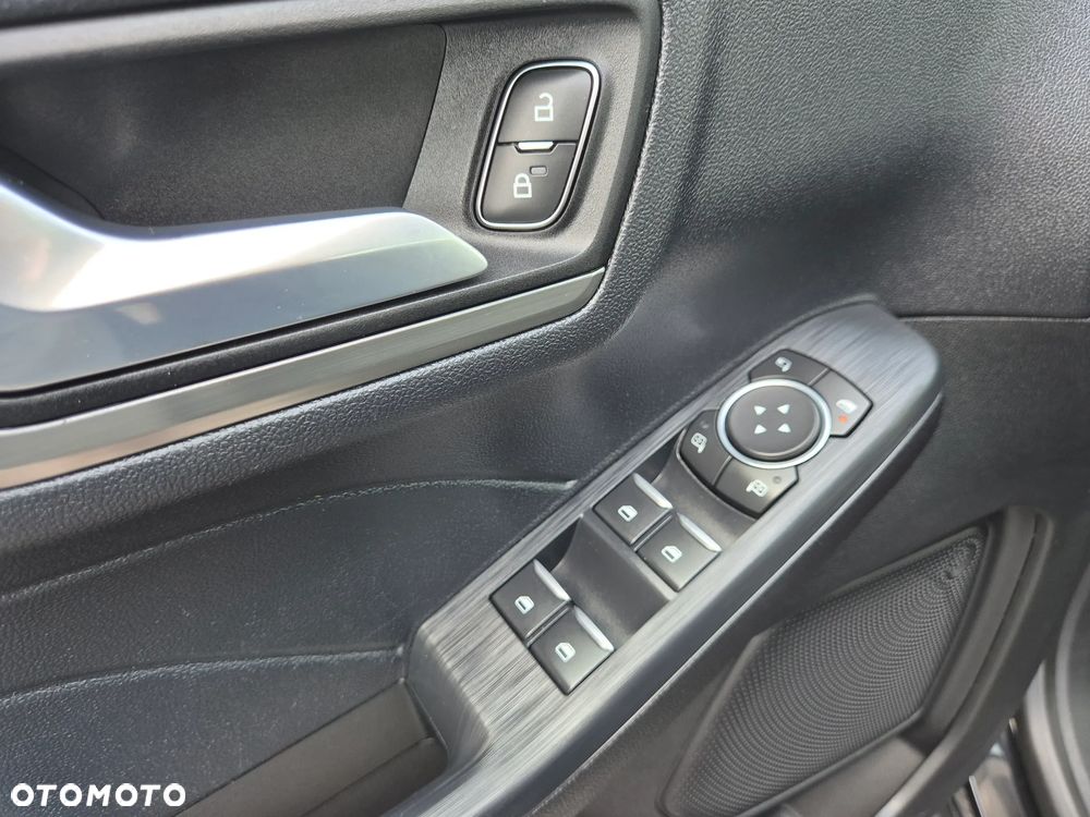 Ford Kuga - 34