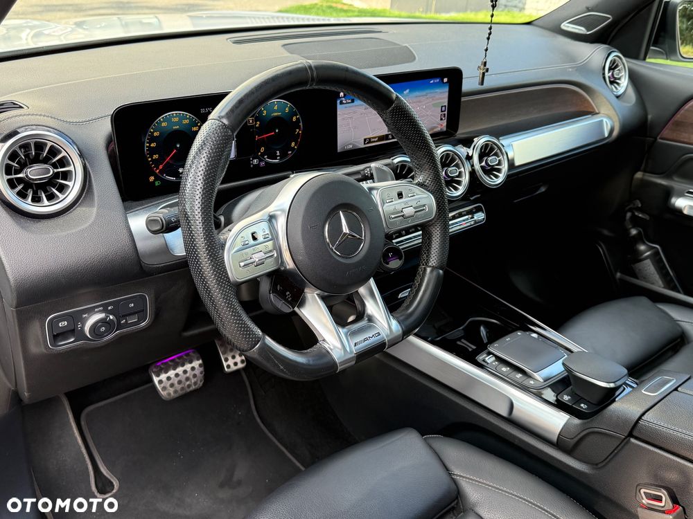 Mercedes-Benz GLB - 14