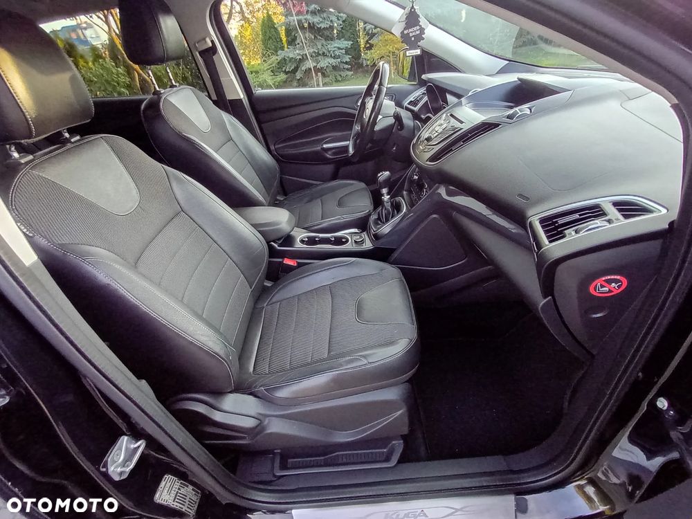 Ford Kuga 2.0 TDCi 2x4 Titanium - 37