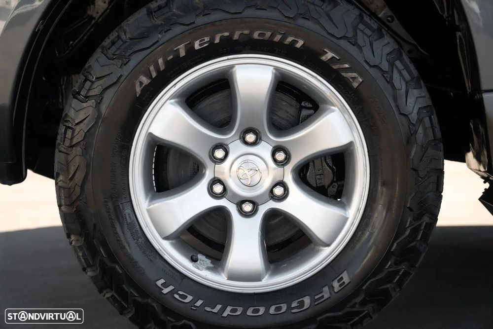 Toyota Land Cruiser Prado - 6