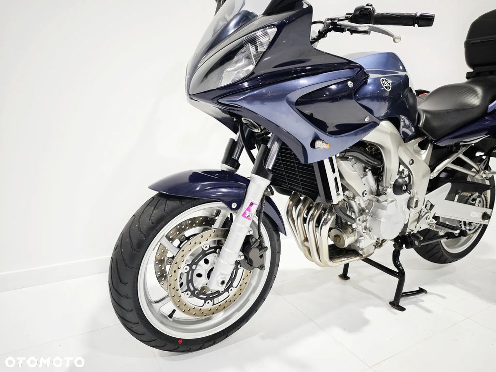 Yamaha FZ - 12