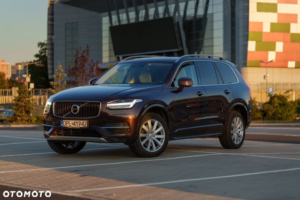 Volvo XC 90 D5 AWD Momentum - 8