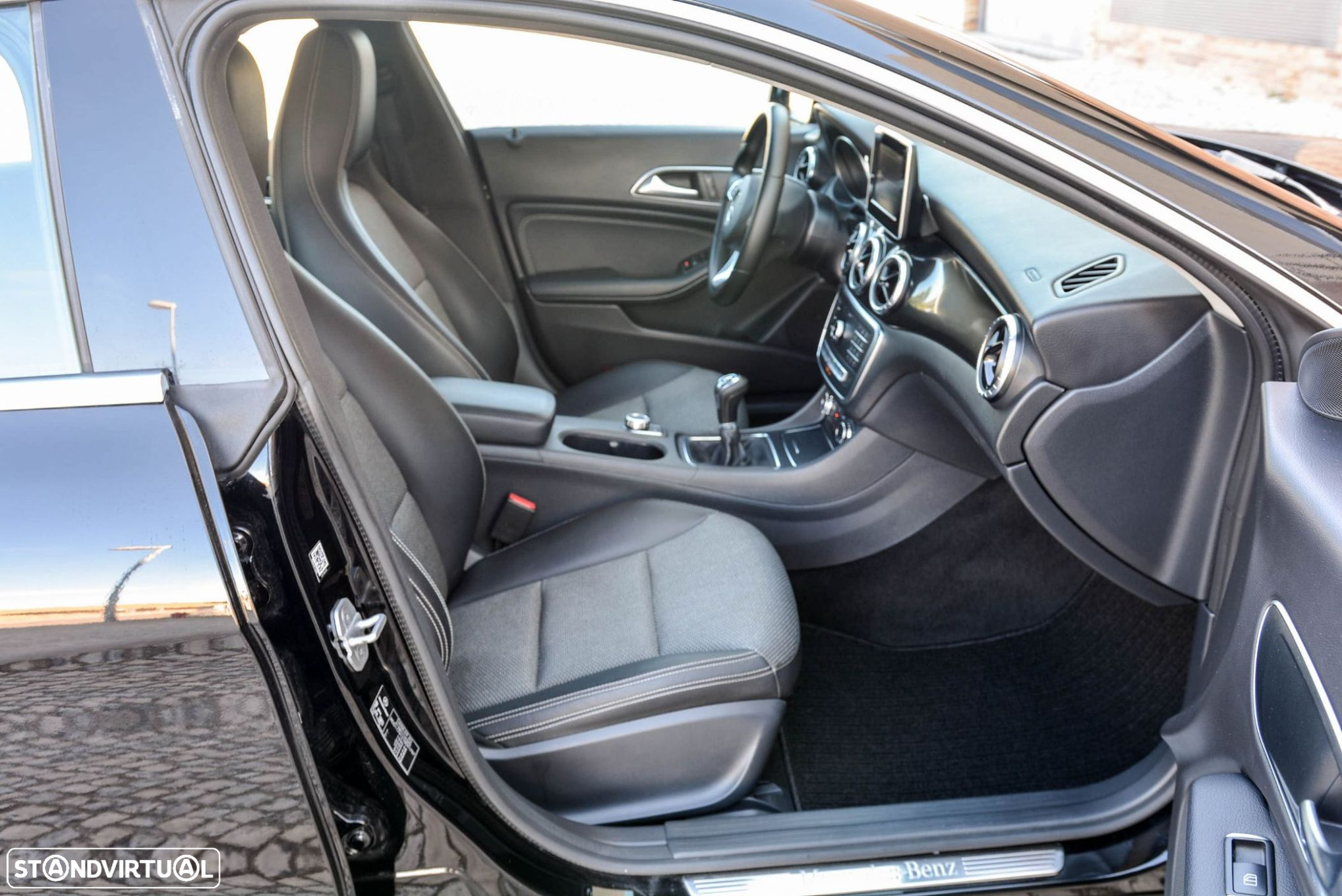 Mercedes-Benz CLA 180 d Shooting Brake Urban - 41