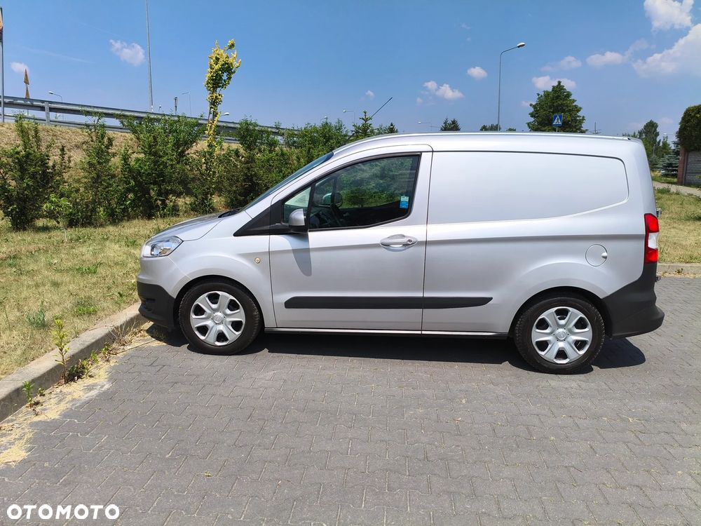 Ford Transit Courier - 4