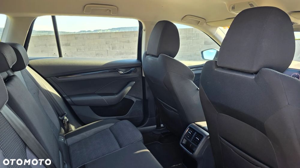 Skoda Octavia 2.0 TDI Ambition DSG - 21